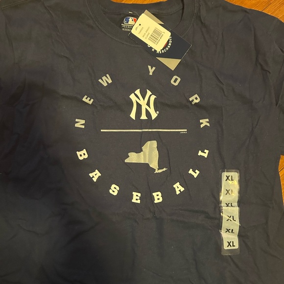 NWT Authentic NY Yankees Men’s T Shirt - Picture 2 of 5